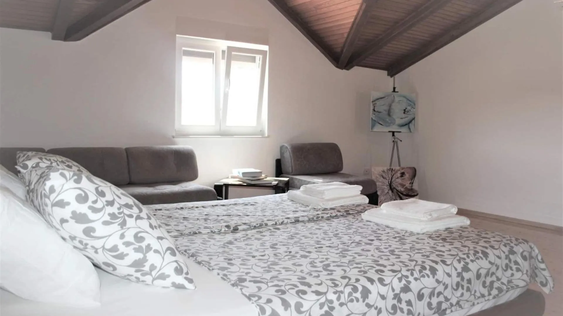 Countryside Holiday Home Marie With Pool Vrh   Vrh (Krk)