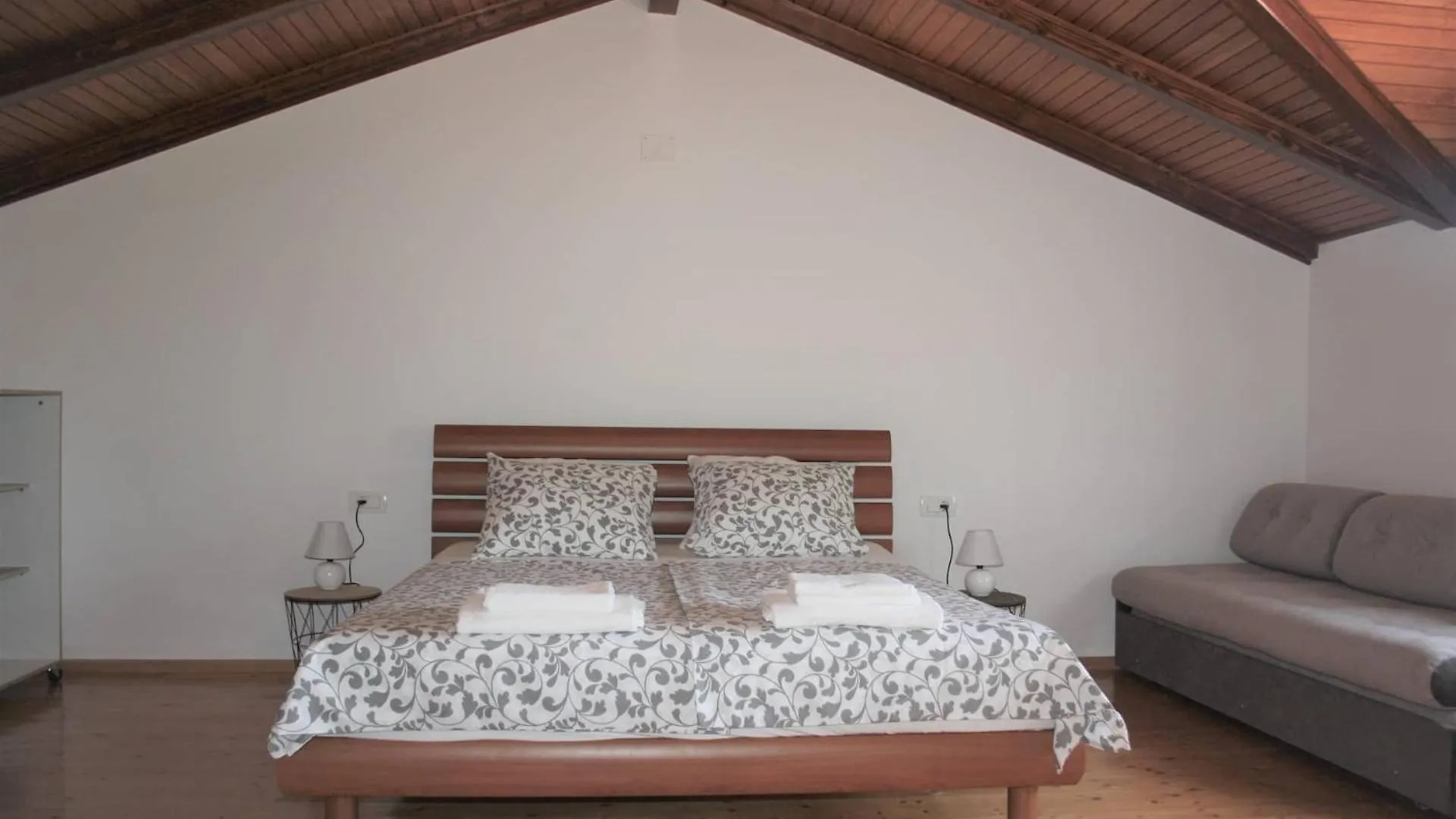 Countryside Holiday Home Marie With Pool Vrh