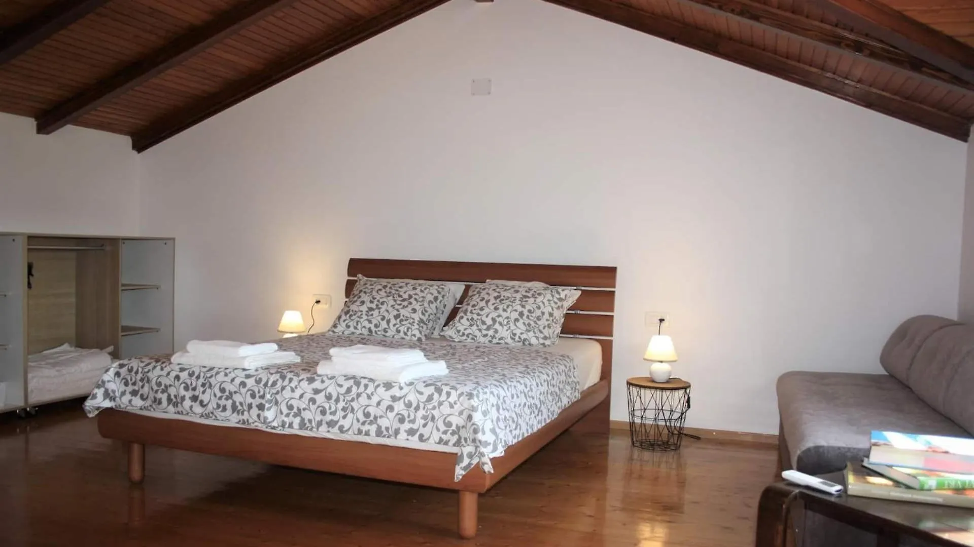 Countryside Holiday Home Marie With Pool Vrh